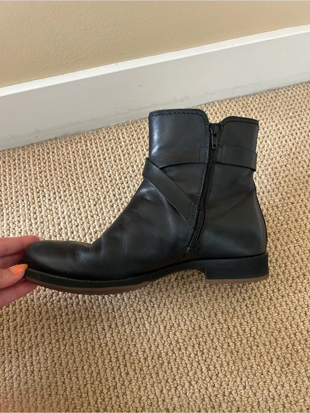 Ecco Women’s Black Leather Waterproof Buckle Ankle Boots Size 41 Like New